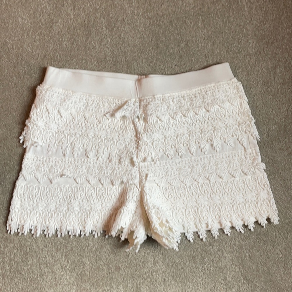 Off-white express lace shorts